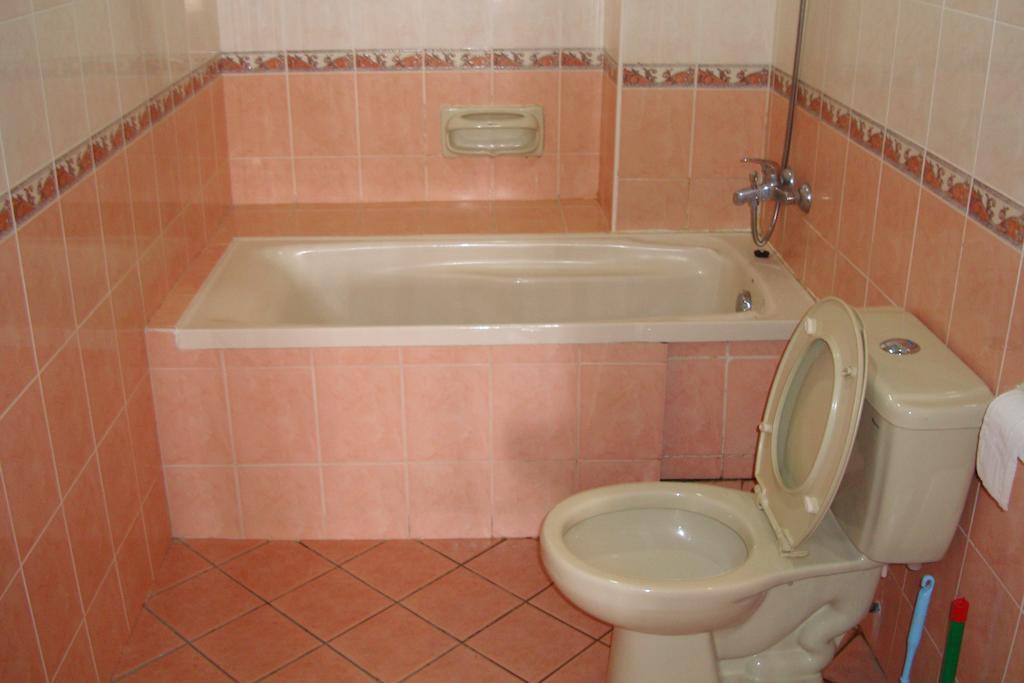 Dorcas Service Apartment - Marina Court Kota Kinabalu Quarto foto